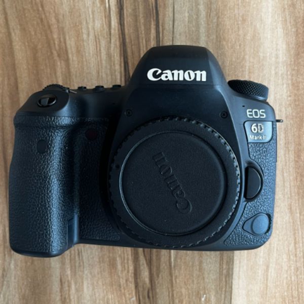 دوربین دست دوم عکاسی کانن Canon EOS 6D Mark II DSLR Camera Body (5000 شات)