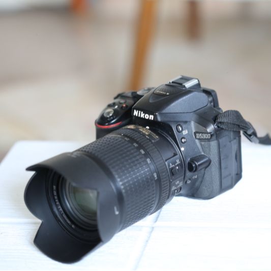 دوربین دست دوم Nikon D5300 kit 18-140mm f/3.5-5.6 G VR (28000 شات)