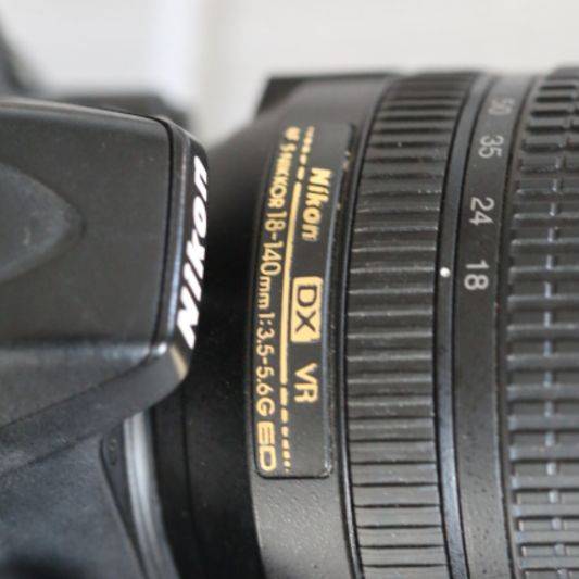 دوربین دست دوم Nikon D5300 kit 18-140mm f/3.5-5.6 G VR (28000 شات)