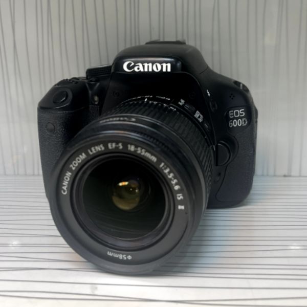 دوربین دست دوم عکاسی کانن Canon EOS 600D Kit 18-55 mm IS II (15000 شات)