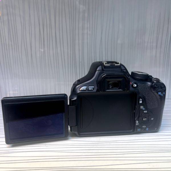 دوربین دست دوم عکاسی کانن Canon EOS 600D Kit 18-55 mm IS II (15000 شات)