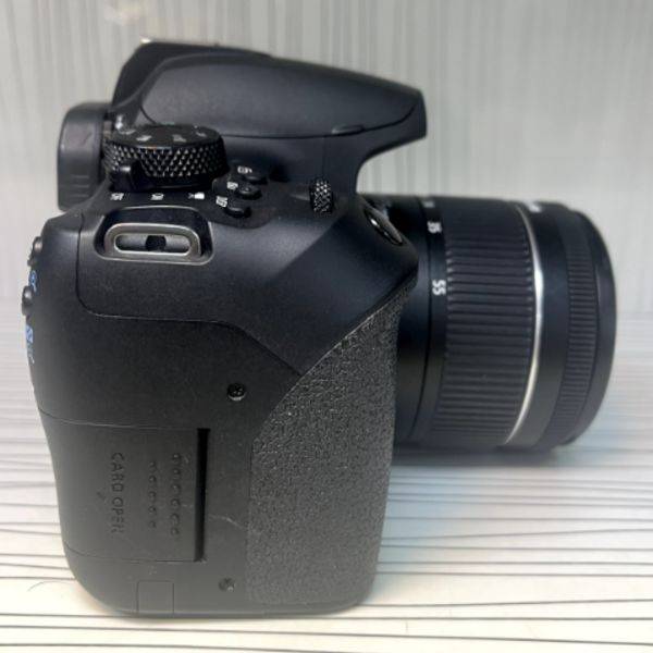 دوربین دست دوم Canon EOS 850D kit EF-S 18-55mm f/4-5.6 IS STM (500 شات)