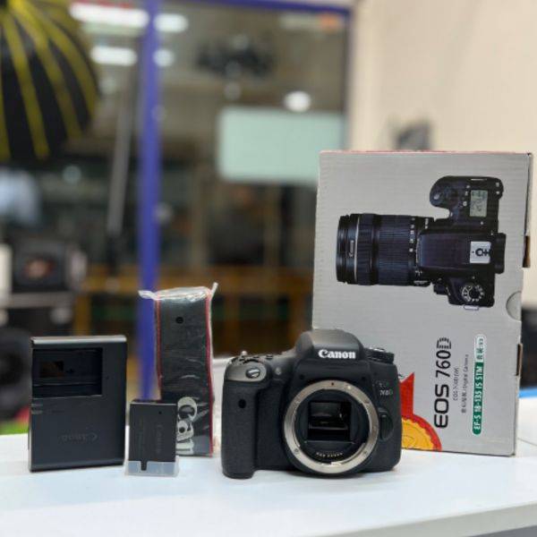 دوربین دست دوم عکاسی کانن Canon EOS 760D Kit 18-135mm f/3.5-5.6 IS STM (9900 شات)