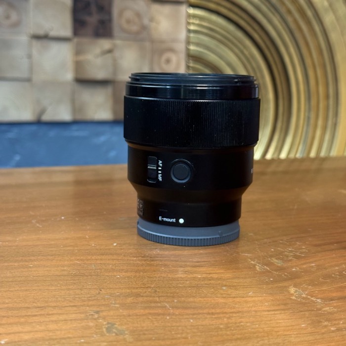 لنز دست دوم سونی Sony FE 85mm f/1.8 Lens (جعبه دارد)