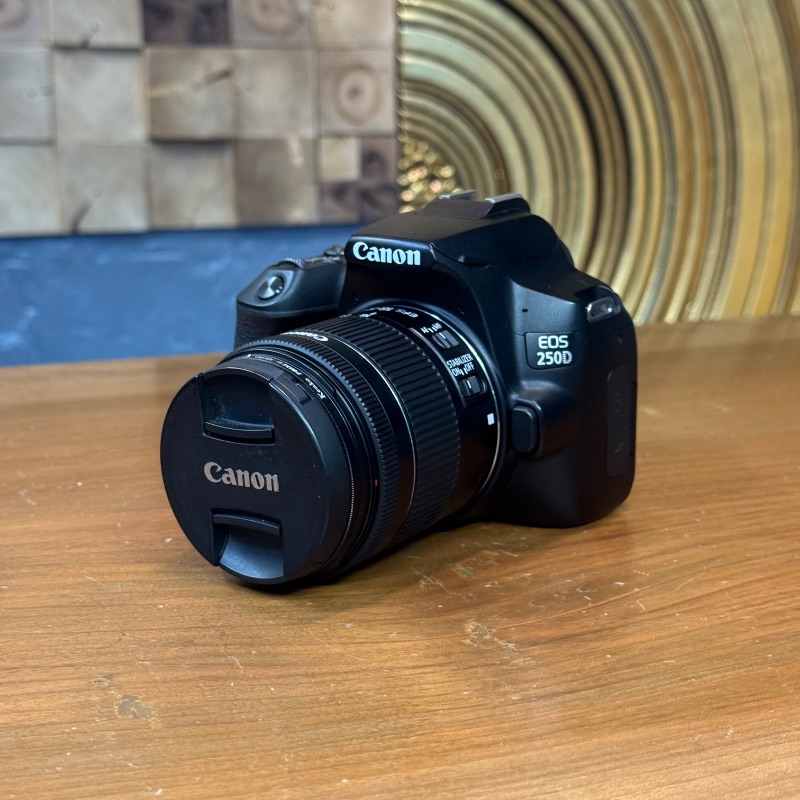 دوربین دست دوم عکاسی کانن Canon EOS 250D Kit EF-S 18-55 mm f/4-5.6 IS STM (4000 شات)