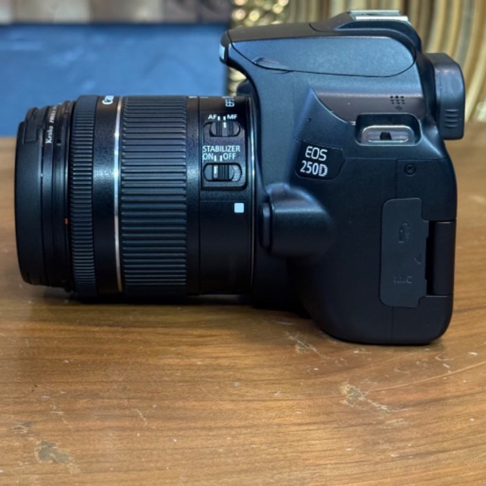 دوربین دست دوم عکاسی کانن Canon EOS 250D Kit EF-S 18-55 mm f/4-5.6 IS STM (4000 شات)