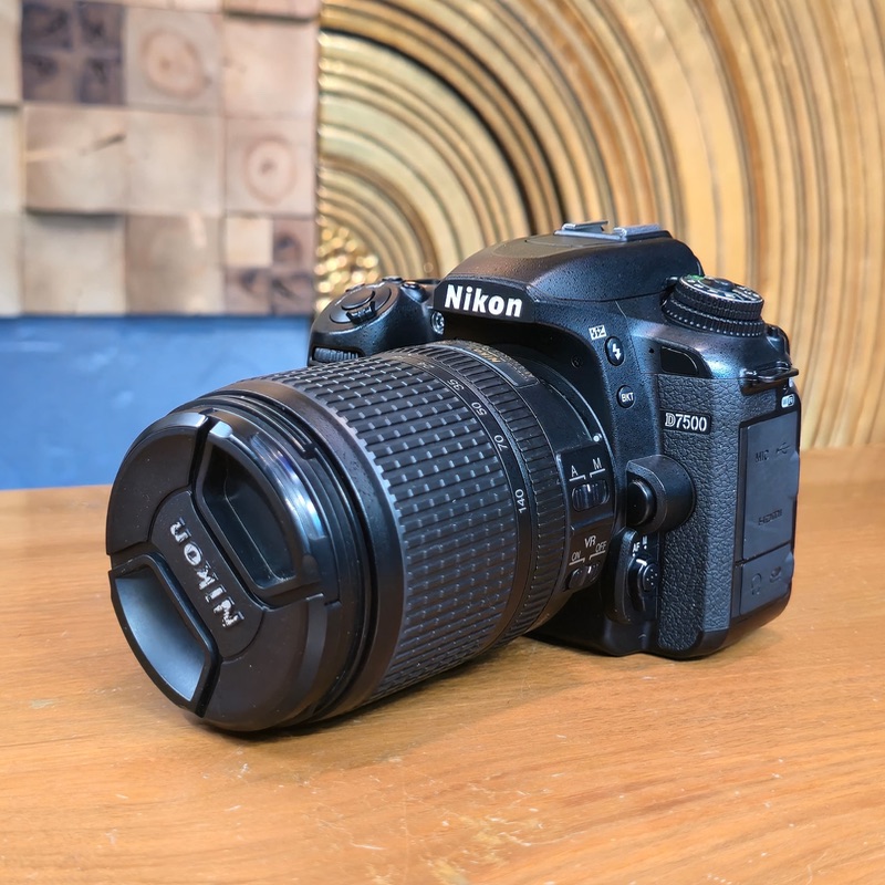 دوربین دست دوم عکاسی نیکون Nikon D7500 Kit 18-140mm f/3.5-5.6 G VR (19000 شات)