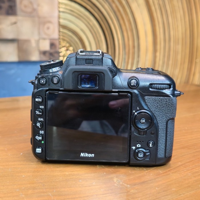 دوربین دست دوم عکاسی نیکون Nikon D7500 Kit 18-140mm f/3.5-5.6 G VR (19000 شات)