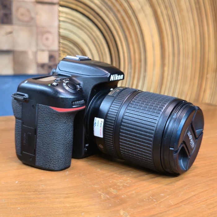 دوربین دست دوم عکاسی نیکون Nikon D7500 Kit 18-140mm f/3.5-5.6 G VR (19000 شات)