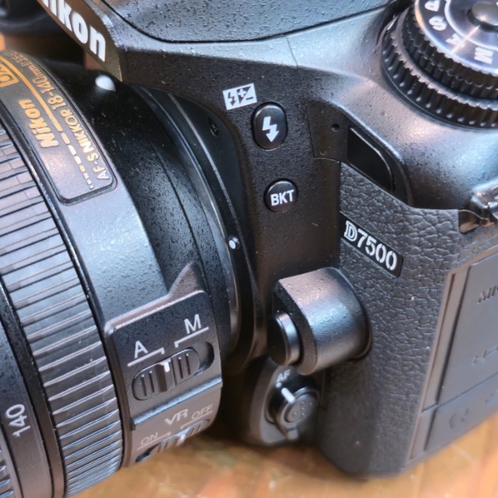 دوربین دست دوم عکاسی نیکون Nikon D7500 Kit 18-140mm f/3.5-5.6 G VR (19000 شات)