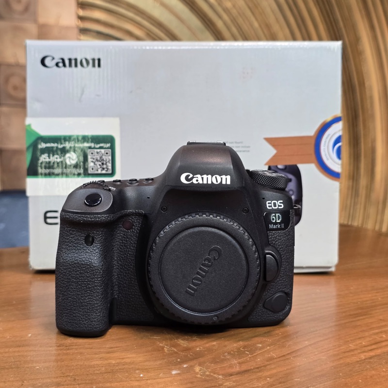 دوربین دست دوم Canon EOS 6D Mark II DSLR Camera Body (10000 شات)