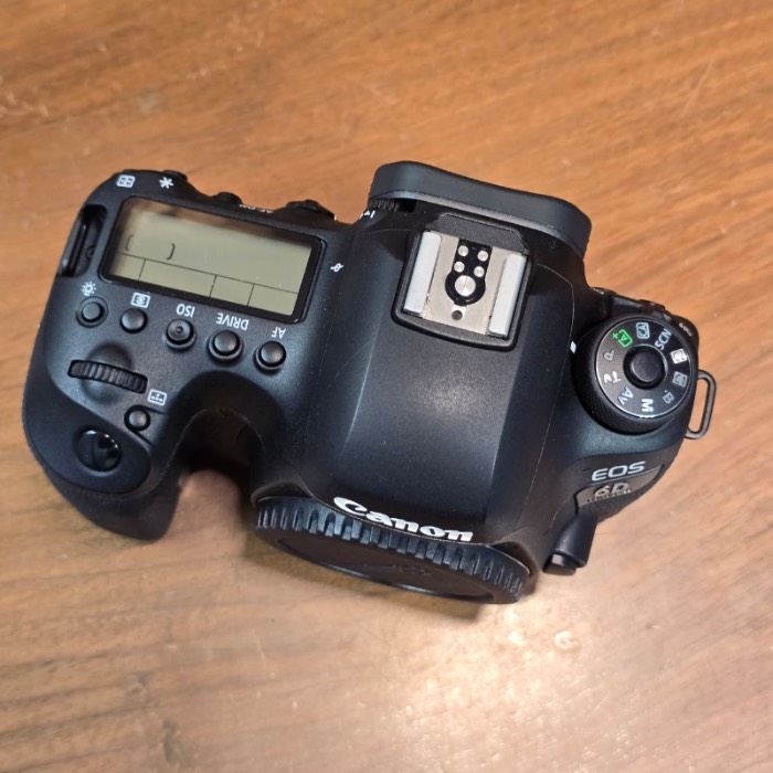 دوربین دست دوم Canon EOS 6D Mark II DSLR Camera Body (10000 شات)