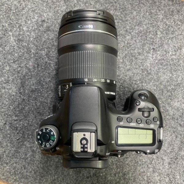 دوربین کانن دست دوم canon 70d kit 18 135 stm (22/000 شات)