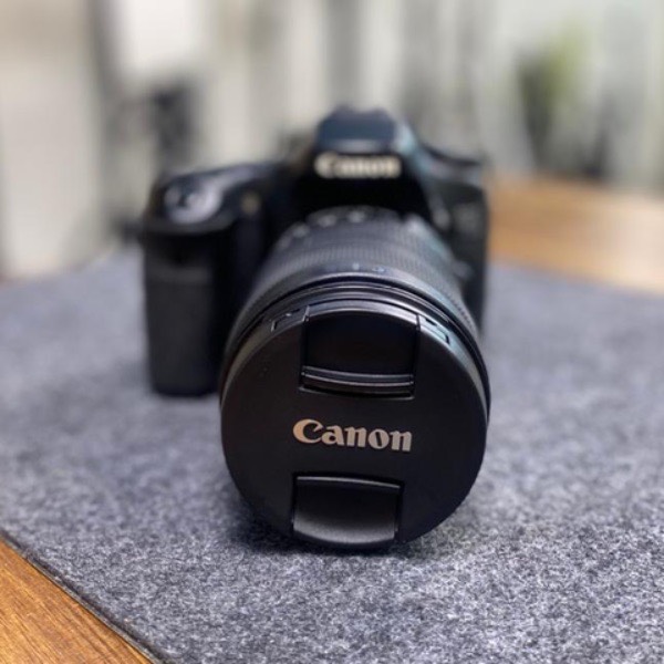 دوربین کانن دست دوم canon 70d kit 18 135 stm (22/000 شات)