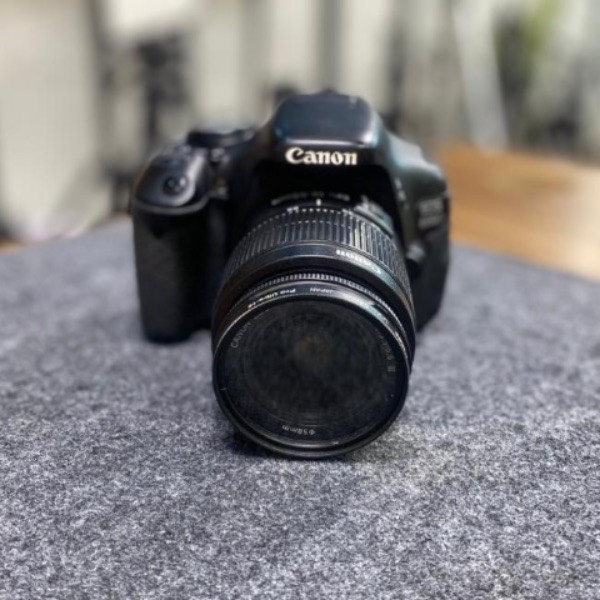 دوربین دست دوم canon 600d kit 18 55 iii (21/000 شات)