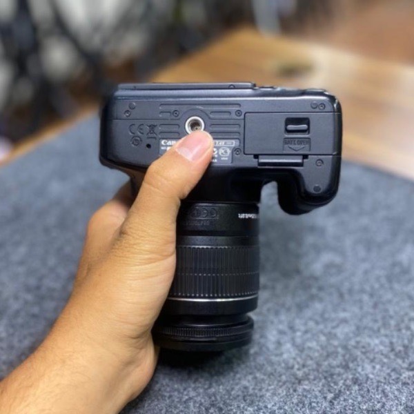 دوربین دست دوم canon 600d kit 18 55 iii (21/000 شات)