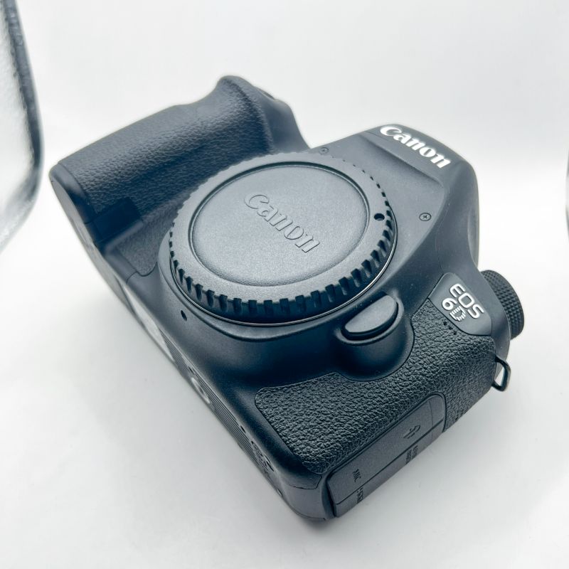 دوربین عکاسی کانن  دست دوم Canon EOS 6D Mark II DSLR Camera Body (16400 شات)
