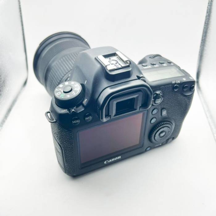 دوربین عکاسی کانن دست دوم Canon EOS 6D Mark II Kit 24-105mm f/3.5-5.6 STM (16400 شات)
