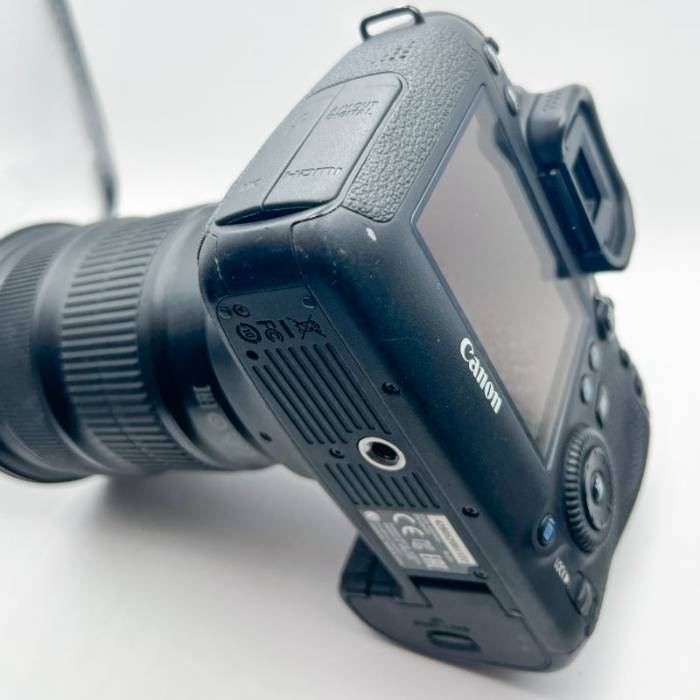 دوربین عکاسی کانن دست دوم Canon EOS 6D Mark II Kit 24-105mm f/3.5-5.6 STM (16400 شات)