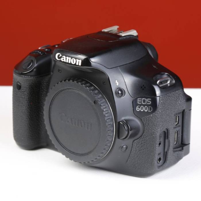 دوربین کانن دست دوم Canon EOS 600D(58000 شات)