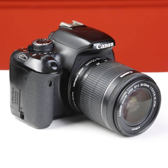 دوربین دست دوم عکاسی کانن Canon EOS 600D Kit 18-55 mm IS II (58000 شات)