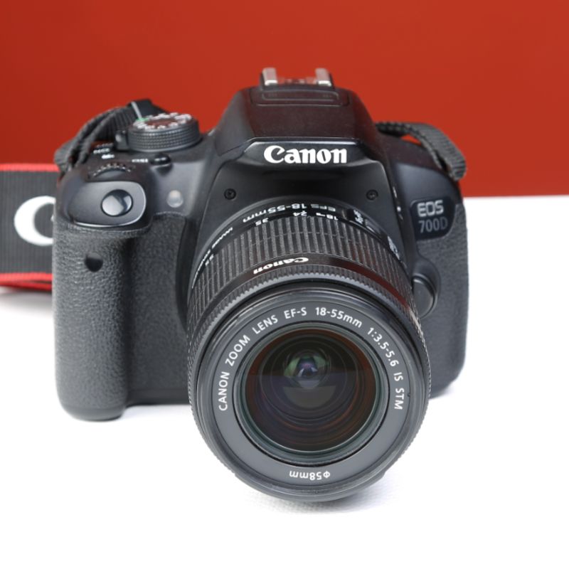 دوربین کانن دست دوم Canon EOS 700D Kit 18-55mm f/3.5-5.6 IS STM (40000 شات)