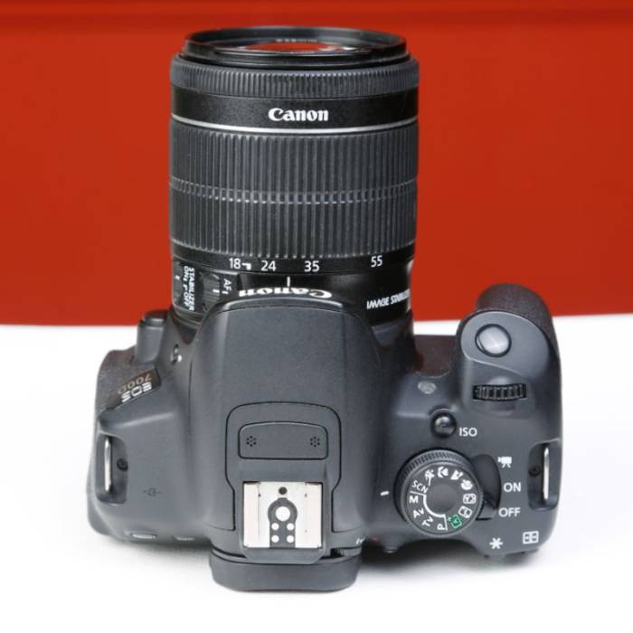 دوربین کانن دست دوم Canon EOS 700D Kit 18-55mm f/3.5-5.6 IS STM (40000 شات)