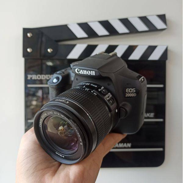 دوربین دست دوم Canon EOS 2000D kit EF-S 18-55mm IS II (2000 شات)
