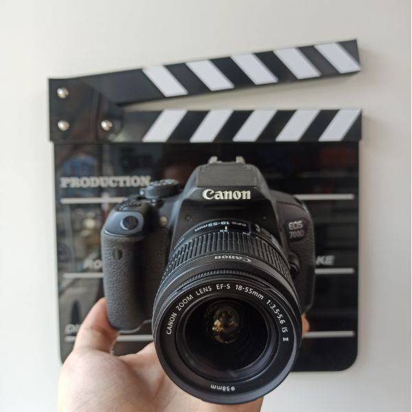 دوربین دست دوم Canon EOS 700D Kit 18-55mm f/3.5-5.6 IS STM (13000 شات)