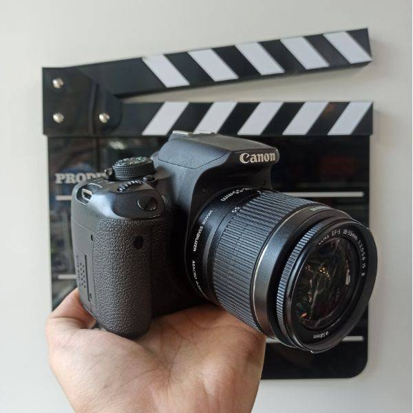 دوربین دست دوم Canon EOS 700D Kit 18-55mm f/3.5-5.6 IS STM (13000 شات)