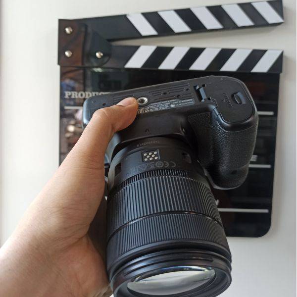 دوربین دست دوم Canon EOS 80D Kit 18-135mm f/3.5-5.6 IS USM (7000 شات)