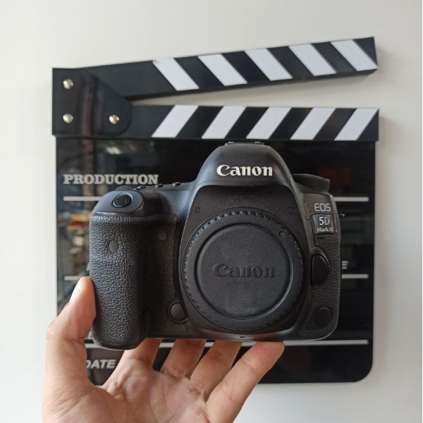 دوربین کانن دست دوم Canon EOS 5D Mark IV Body (20000 شات)