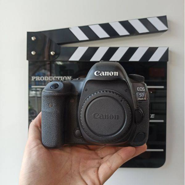 دوربین دست دوم عکاسی کانن Canon EOS 5D Mark IV Body (14000 شات)