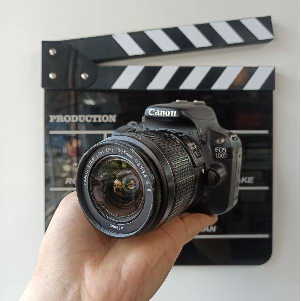 دوربین عکاسی کانن دست دوم Canon EOS 100D Kit 18-55mm IS II f/3.5-5.6  (10000 شات)
