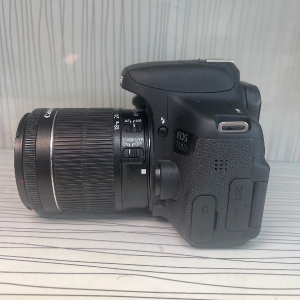 دوربین کانن دست دوم canon 750d 18-55 is stm (8000 شات)