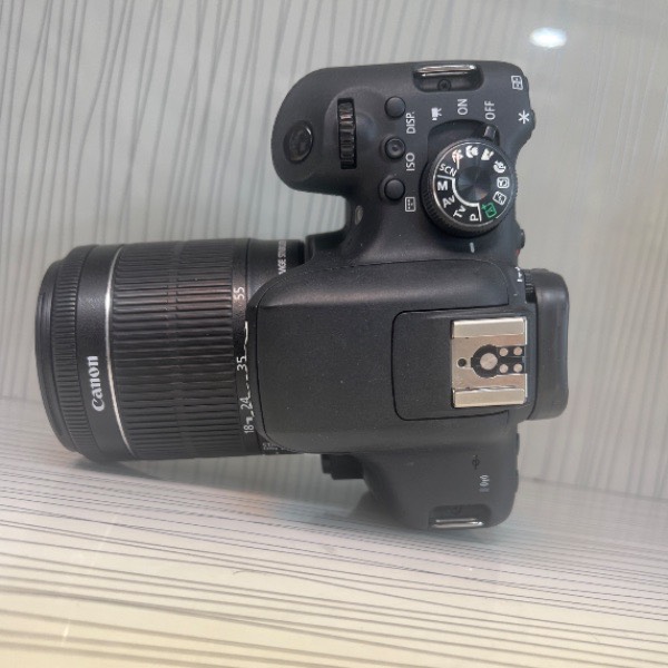 دوربین کانن دست دوم canon 750d 18-55 is stm (8000 شات)