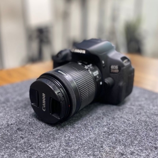 دوربین دست دوم عکاسی کانن Canon EOS 700D Kit 18-55mm f/3.5-5.6 IS STM (14/000 شات)