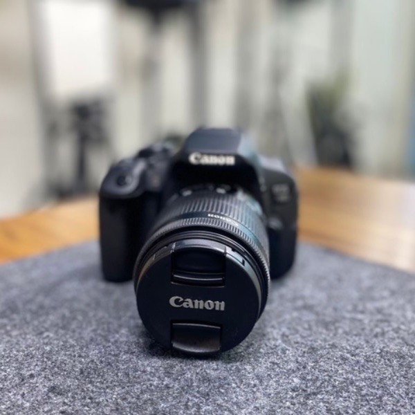 دوربین دست دوم عکاسی کانن Canon EOS 700D Kit 18-55mm f/3.5-5.6 IS STM (14/000 شات)