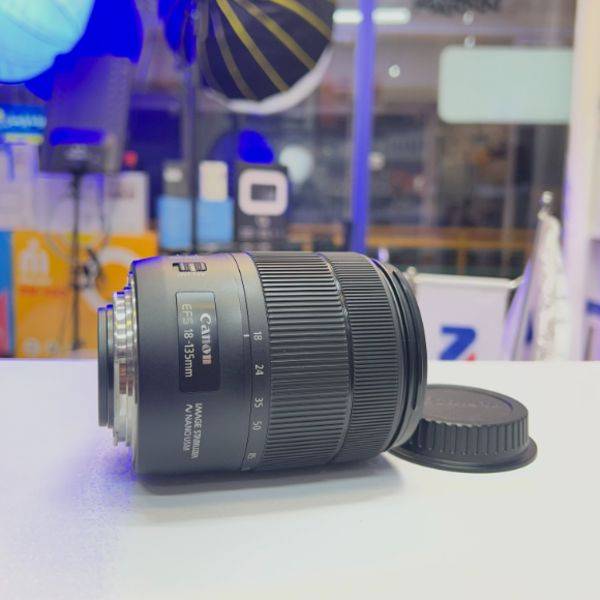 لنز دست دوم Canon EF-S 18-135mm f/3.5-5.6 IS USM Lens (جعبه ندارد)
