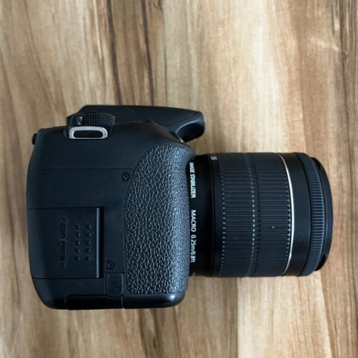 دوربین دست دوم Canon EOS 700D Kit 18-55mm f/3.5-5.6 IS STM (3000 شات)