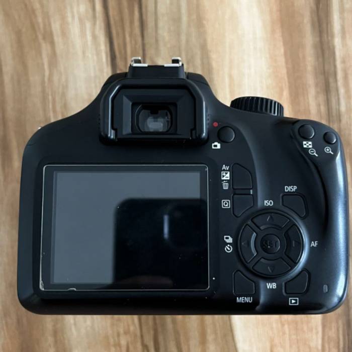 دوربین دست دوم عکاسی کانن Canon EOS 4000D Kit EF-S 18-55mm III (4000 شات)
