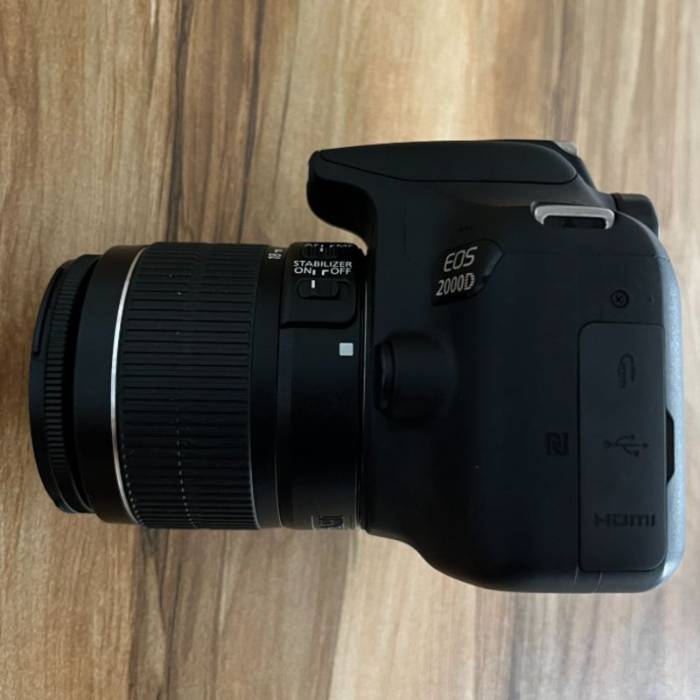 دوربین دست دوم عکاسی کانن Canon EOS 2000D kit EF-S 18-55mm IS II (500 شات)