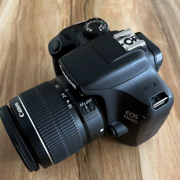 دوربین دست دوم عکاسی کانن Canon EOS 1300D Kit 18-55mm f/3.5-5.6 III (9000 شات)