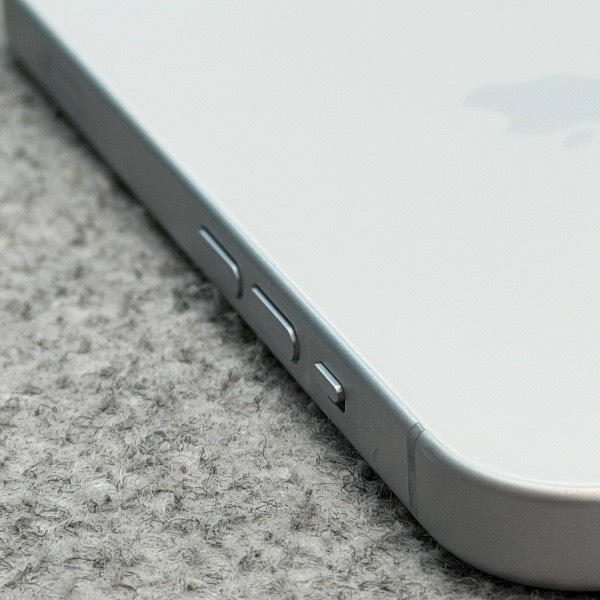 گوشی موبایل آیفون دست دوم iPhone 15Normal 128GB CH/A