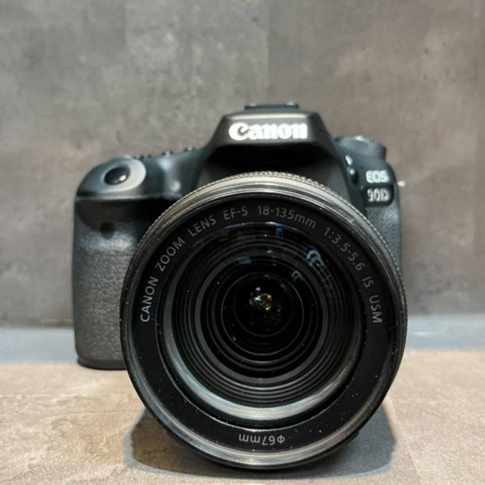 دوربین دست دوم عکاسی کانن Canon EOS 90D DSLR kit EF-S 18-135mm IS USM (2000 شات)