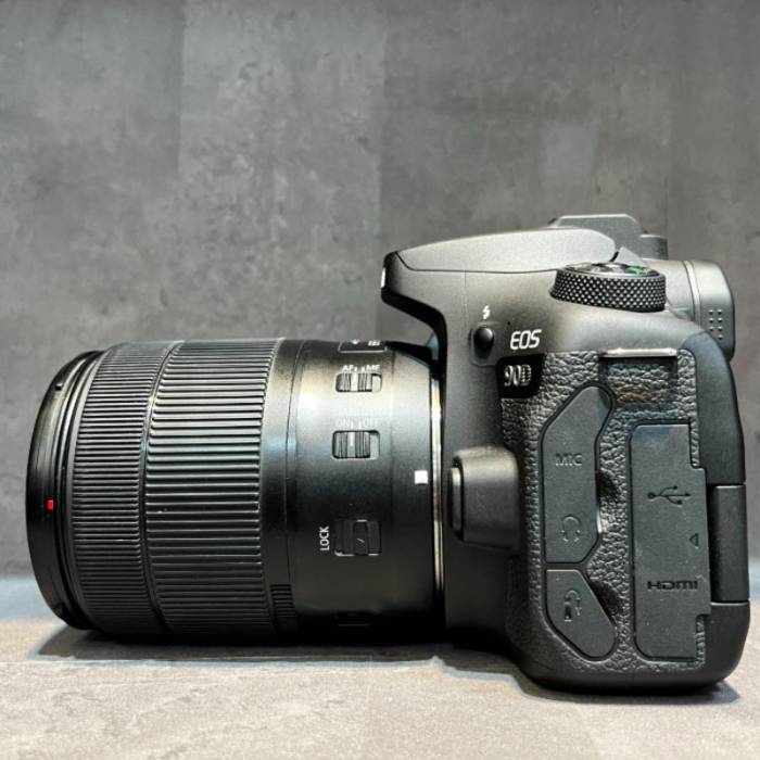دوربین دست دوم عکاسی کانن Canon EOS 90D DSLR kit EF-S 18-135mm IS USM (2000 شات)