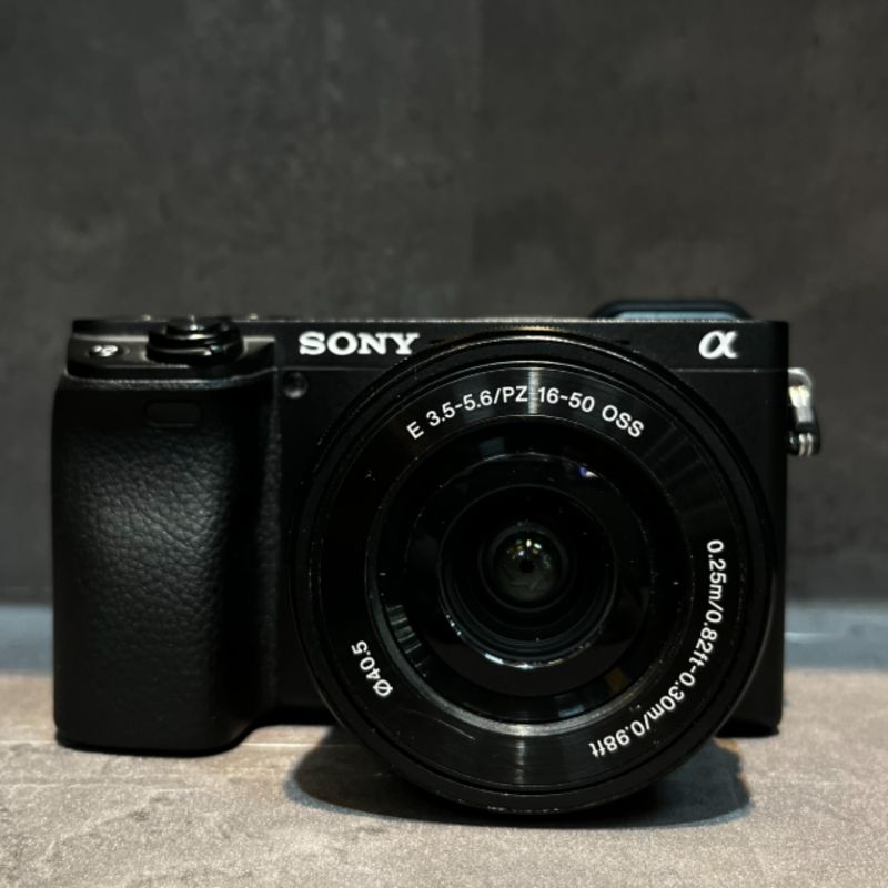 دوربین دست دوم بدون آینه سونی Sony a6400 Mirrorless Camera kit 16-50mm (1700 شات)