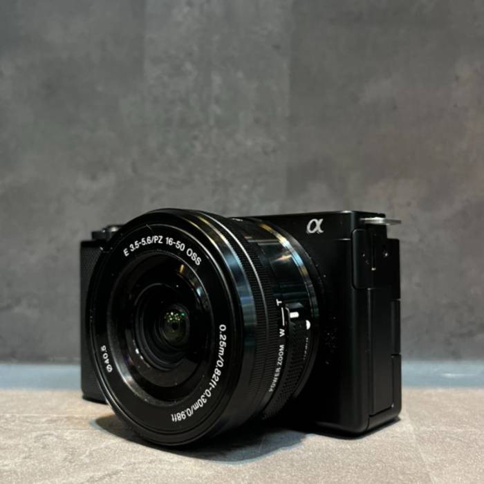 دوربین دست دوم بدون آینه سونی Sony ZV-E10 Mirrorless Camera kit 16-50mm (600 شات)