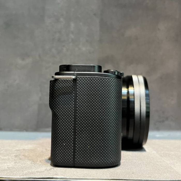دوربین دست دوم بدون آینه سونی Sony ZV-E10 Mirrorless Camera kit 16-50mm (600 شات)