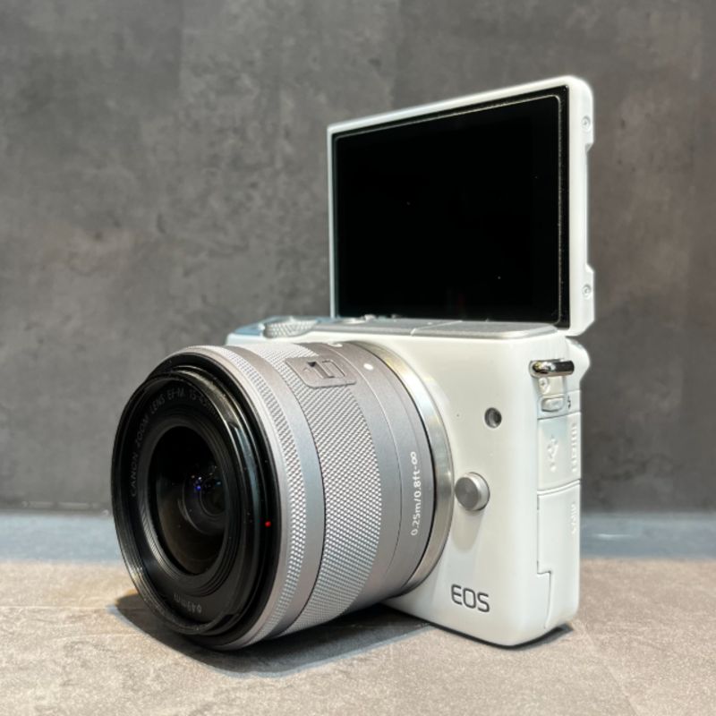 دوربین دست دوم بدون آینه کانن Canon EOS M10 Kit 15-45mm f/3.5-6.3 IS STM WHITE (100 شات)